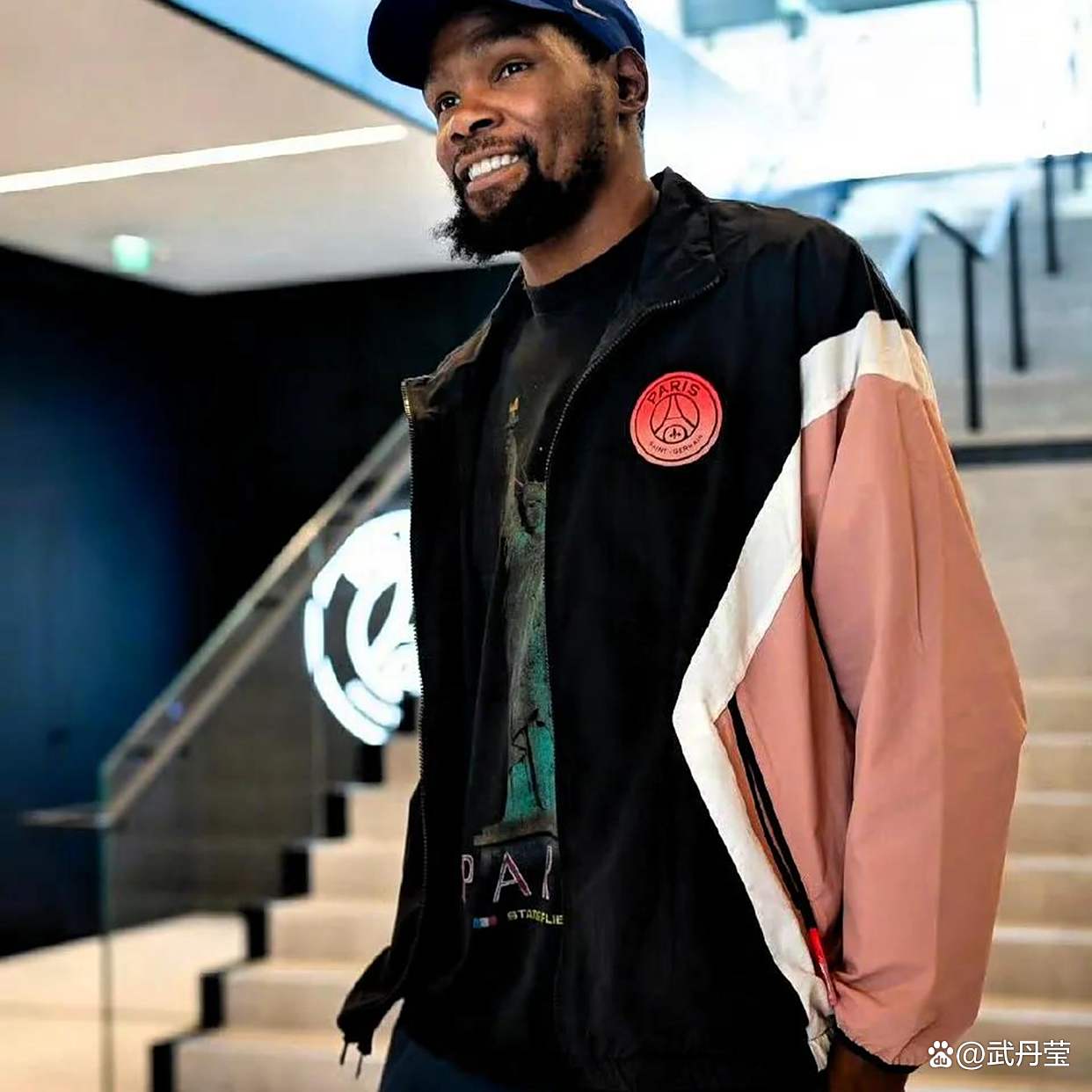 杜兰特在巴黎圣日耳曼比赛中战术调整，战术调整引发热议！比赛高潮迭起的简单介绍-九游体育